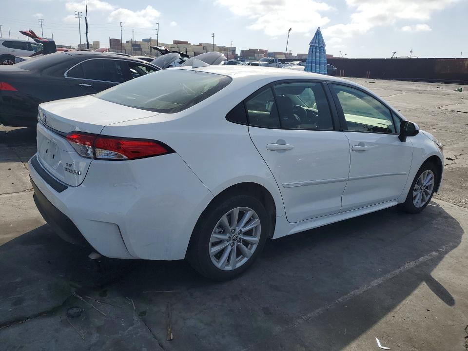 Снимка 3 от търг – 2024 TOYOTA COROLLA HYBRID с VIN JTDBCMFE3R3060327