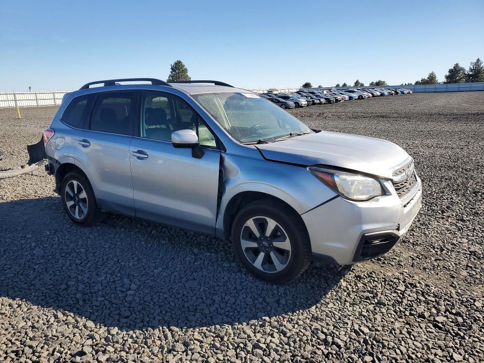 Снимка 4 от търг – 2017 SUBARU FORESTER с VIN JF2SJAJC4HH416796