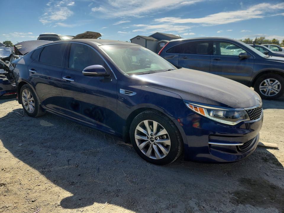 Photo 4 from auction – 2018 KIA OPTIMA with VIN 5XXGU4L39JG219300