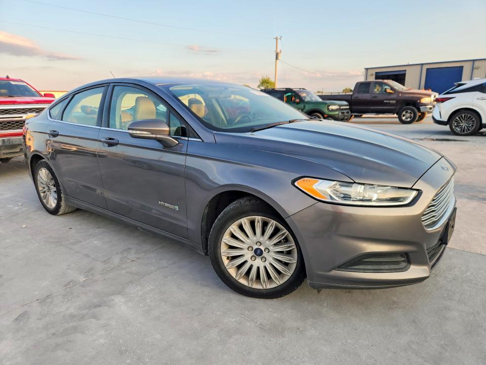 Foto 4 de la subasta – 2014 FORD FUSION con VIN 3FA6P0LU7ER283854