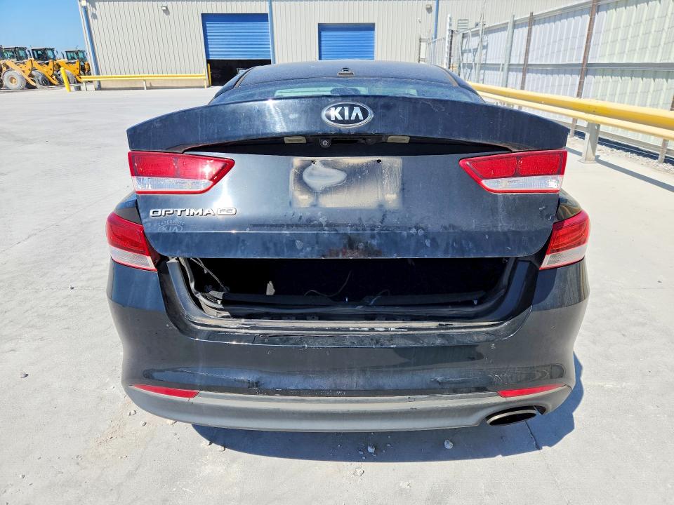 Photo 6 from auction – 2017 KIA OPTIMA with VIN 5XXGT4L3XHG125908