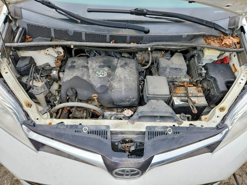 Photo 11 from auction – 2018 TOYOTA SIENNA with VIN 5TDJZ3DC0JS204859