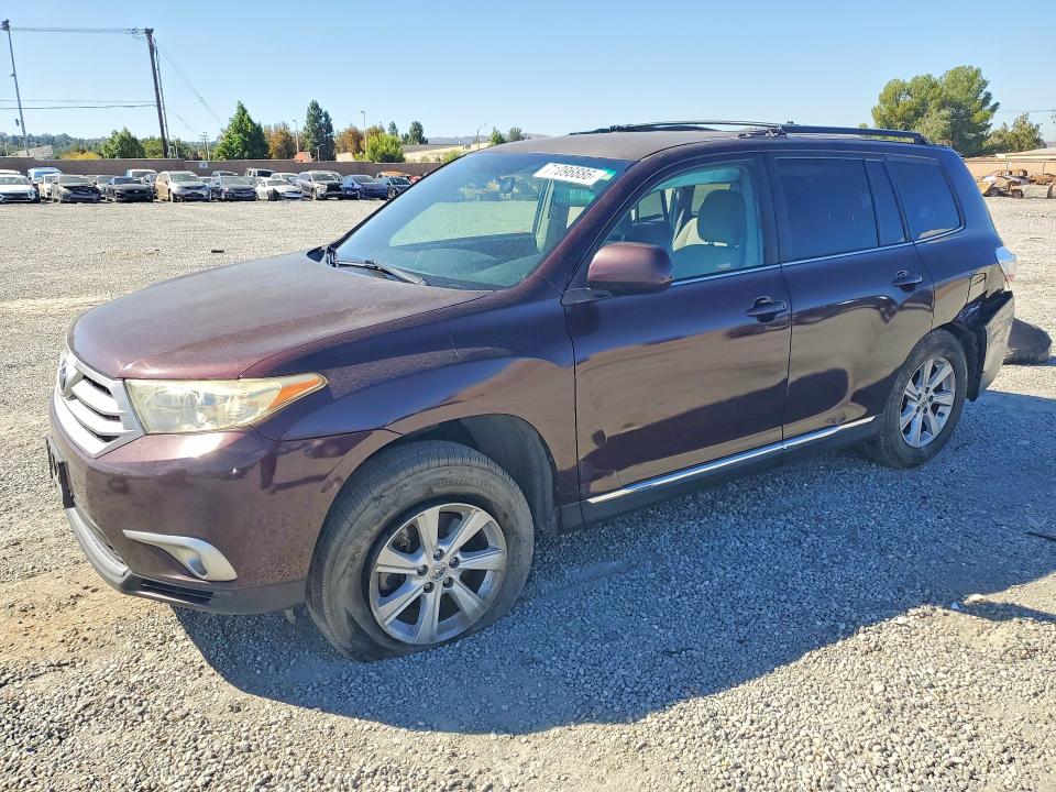 Снимка 1 от търг – 2011 TOYOTA HIGHLANDER с VIN 5TDZK3EH4BS028739