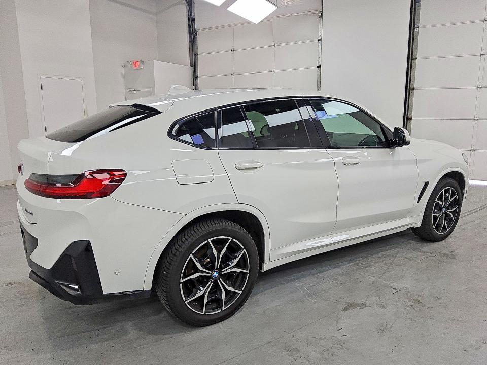 Zdjęcie 3 z aukcji – 2023 BMW X4 z VIN 5UX33DT0XP9P12978