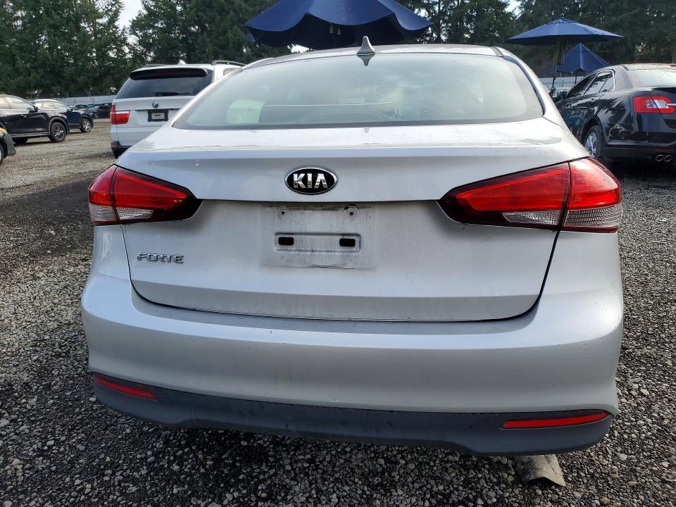 Photo 6 from auction – 2018 KIA FORTE with VIN 3KPFK4A70JE218097