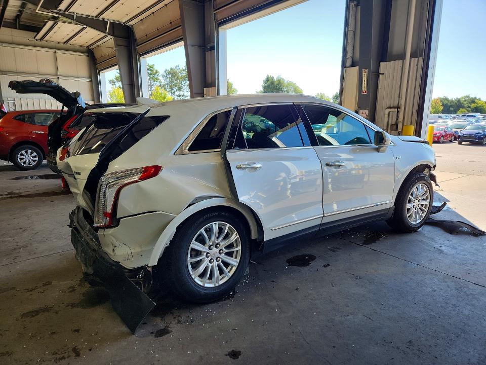 Photo 3 from auction – 2017 CADILLAC XT5 with VIN 1GYKNARS7HZ219768