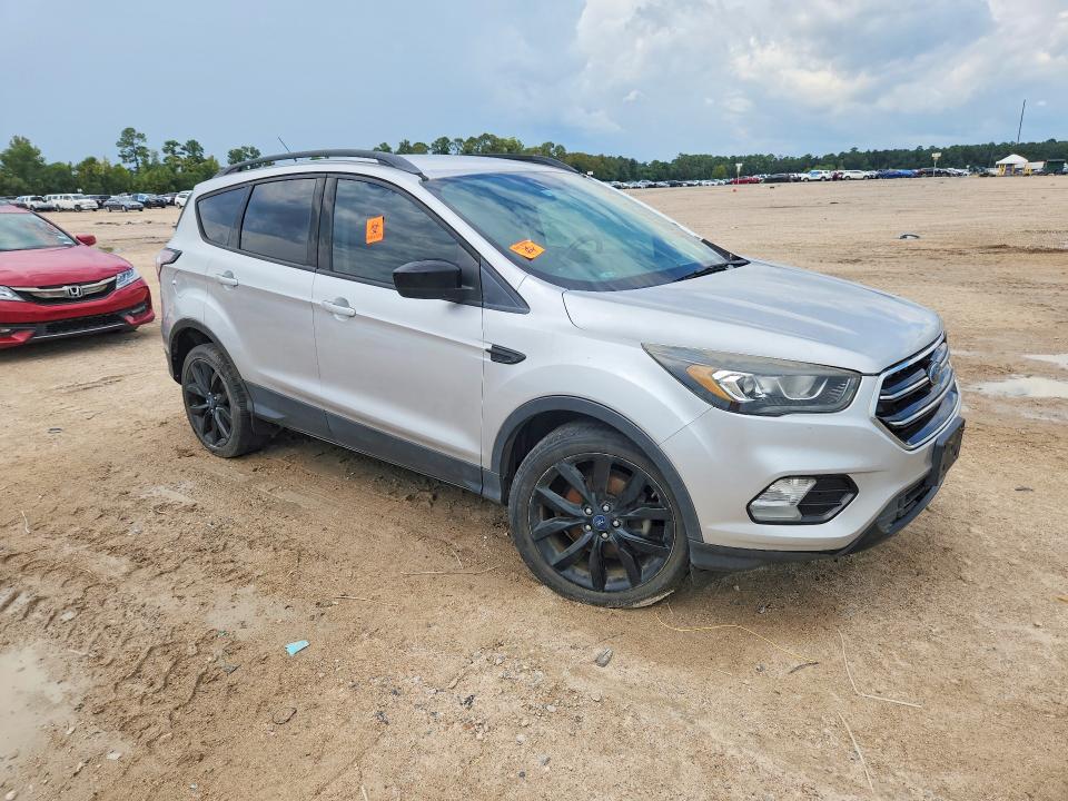 Foto 4 de la subasta – 2018 FORD ESCAPE con VIN 1FMCU0GD6JUB11247