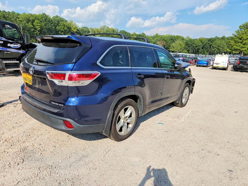 Photo 3 from auction – 2015 TOYOTA HIGHLANDER with VIN 5TDDKRFH0FS083187