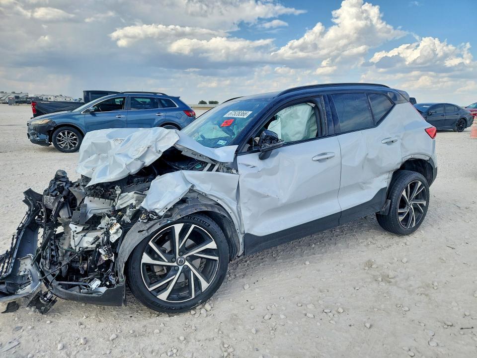 2021 VOLVO XC40 - Търг №67528366