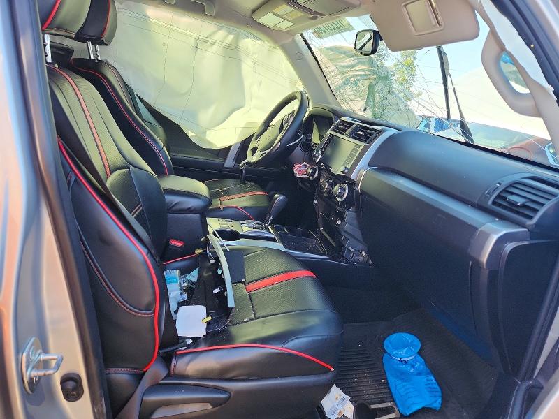 Photo 7 from auction – 2022 TOYOTA 4RUNNER with VIN JTEEU5JR7N5252872