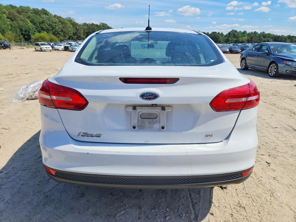 Photo 6 from auction – 2015 FORD FOCUS with VIN 1FADP3F27FL317567