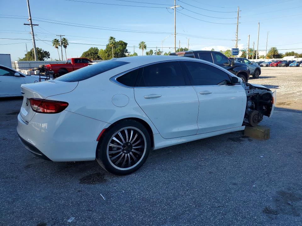 Foto 3 de la subasta – 2016 CHRYSLER 200 con VIN 1C3CCCAB3GN142673