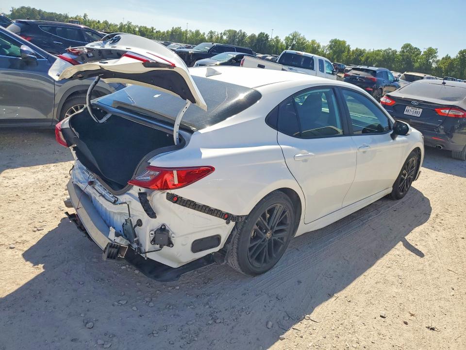 Фото 3 с аукциона – 2025 TOYOTA CAMRY с VIN 4T1DAACK4SU049050