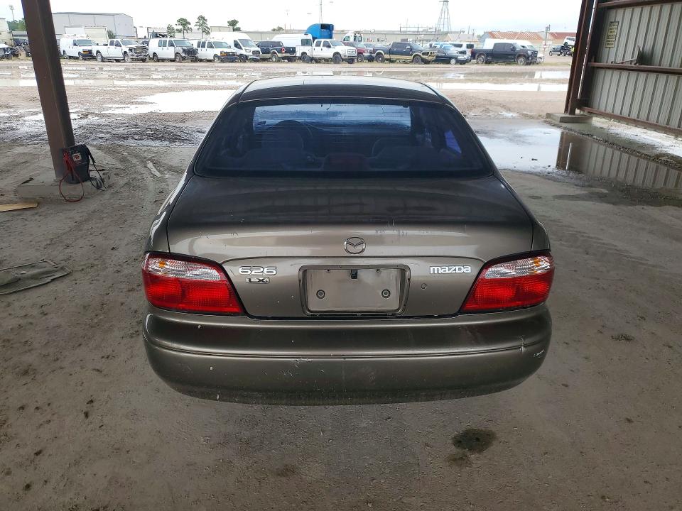 Photo 6 from auction – 2000 MAZDA 626 with VIN 1YVGF22C5Y5164210