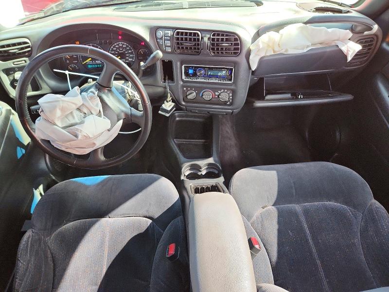 Photo 8 from auction – 2000 CHEVROLET BLAZER with VIN 1GNDT13W9Y2398556
