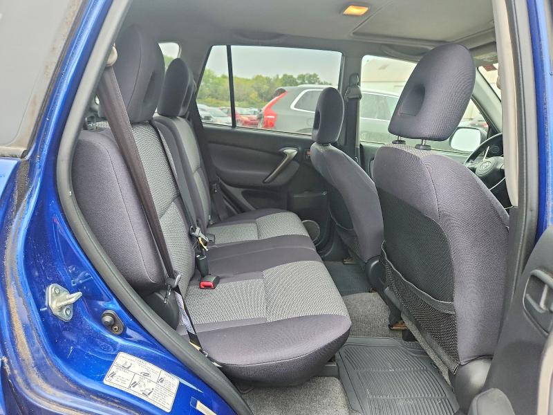 Photo 11 from auction – 2004 TOYOTA RAV4 with VIN JTEHD20V440026357