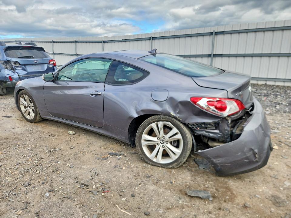 Снимка 2 от търг – 2010 HYUNDAI GENESIS COUPE с VIN KMHHU6KH5AU034597