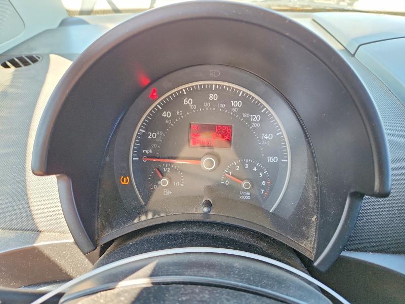 Photo 9 from auction – 2010 VOLKSWAGEN NEW BEETLE with VIN 3VWPG3AG6AM009059