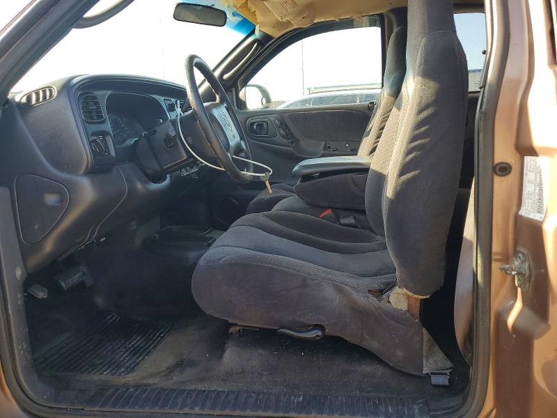 Photo 7 from auction – 2000 DODGE DAKOTA with VIN 1B7GL22X5YS674706