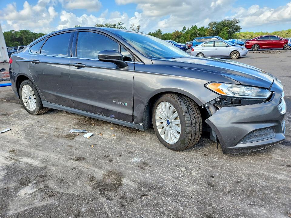 Photo 4 from auction – 2016 FORD FUSION with VIN 3FA6P0UU0GR338064