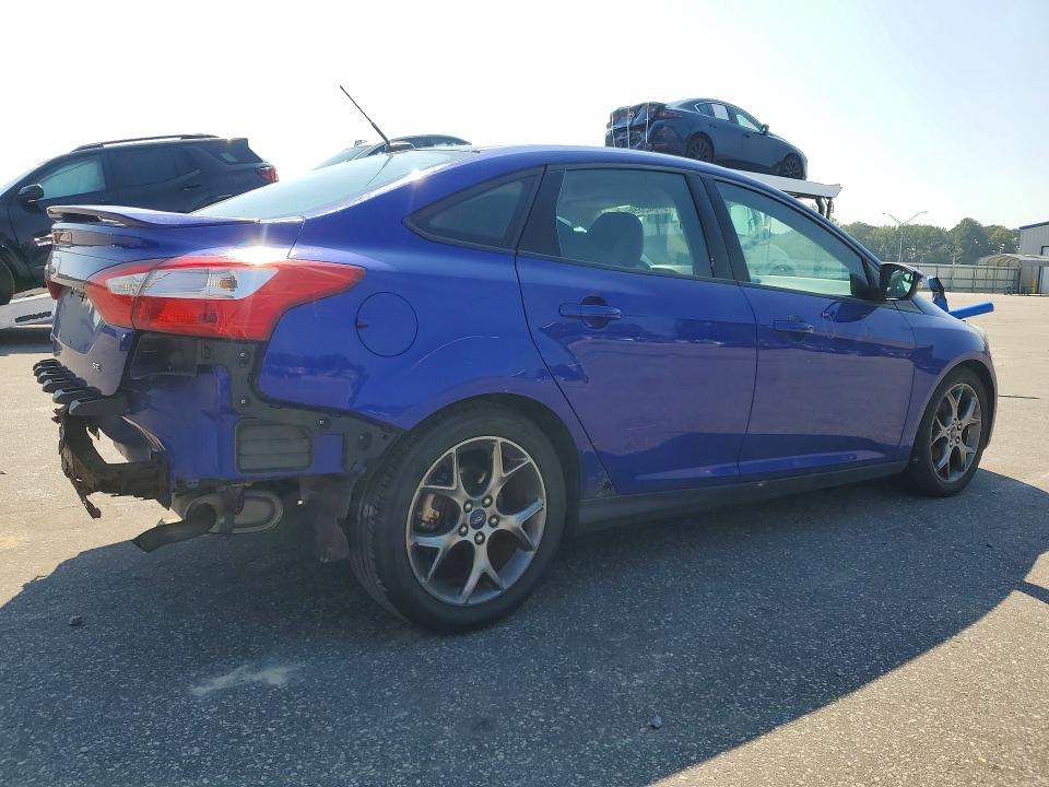 Photo 3 from auction – 2014 FORD FOCUS with VIN 1FADP3F22EL232764