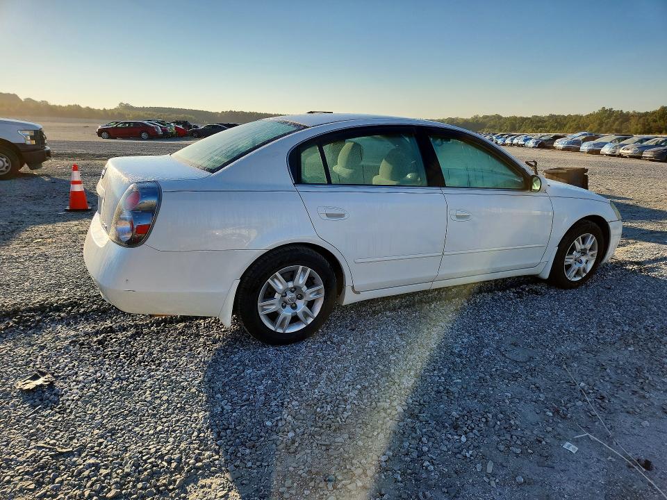 Снимка 3 от търг – 2005 NISSAN ALTIMA с VIN 1N4AL11E75C378579
