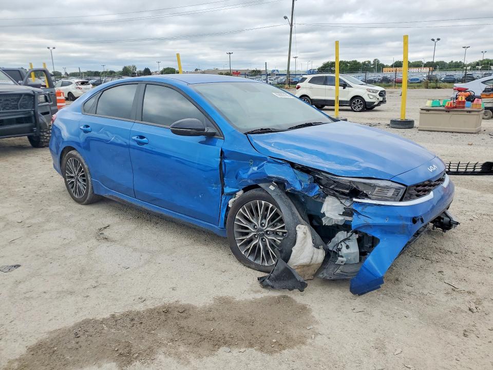 Снимка 4 от търг – 2023 KIA FORTE с VIN 3KPF54AD8PE626014