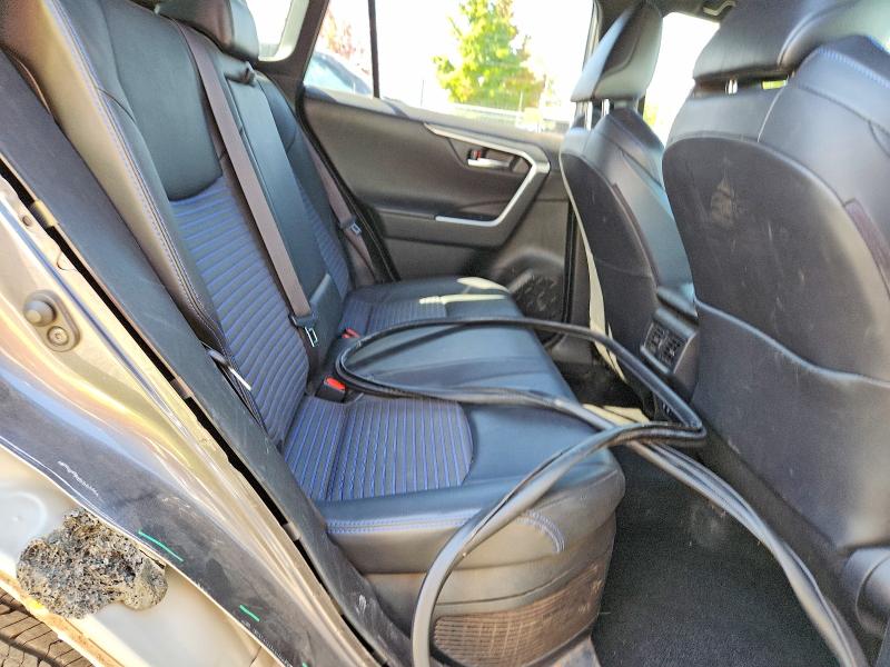 Photo 11 from auction – 2019 TOYOTA RAV4 with VIN JTMEWRFV9KJ002306
