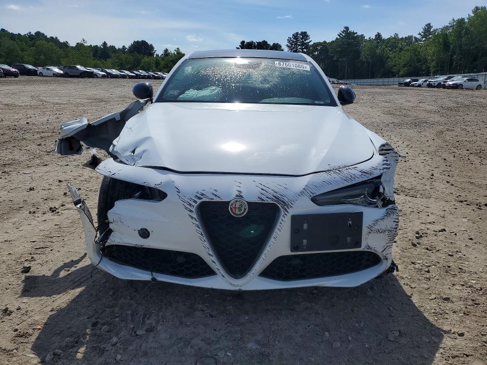 Photo 5 from auction – 2020 ALFA ROMEO GIULIA with VIN ZARFANBN8L7633263