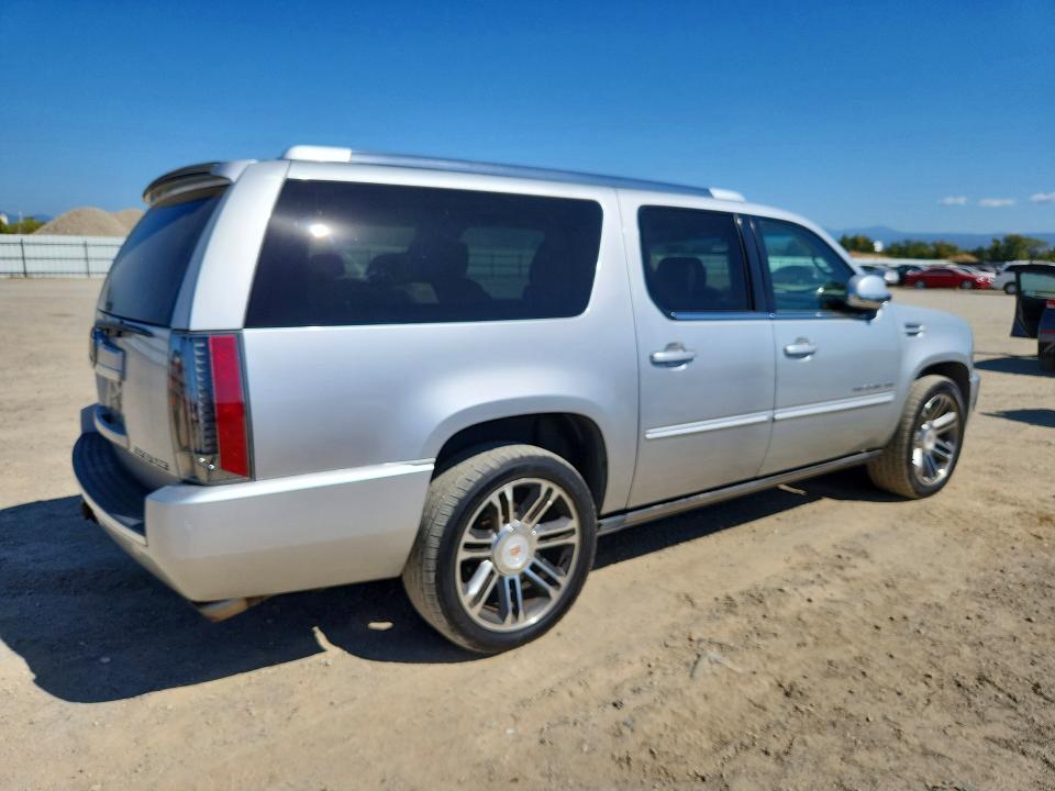Photo 3 from auction – 2013 CADILLAC ESCALADE with VIN 1GYS4JEF4DR200598
