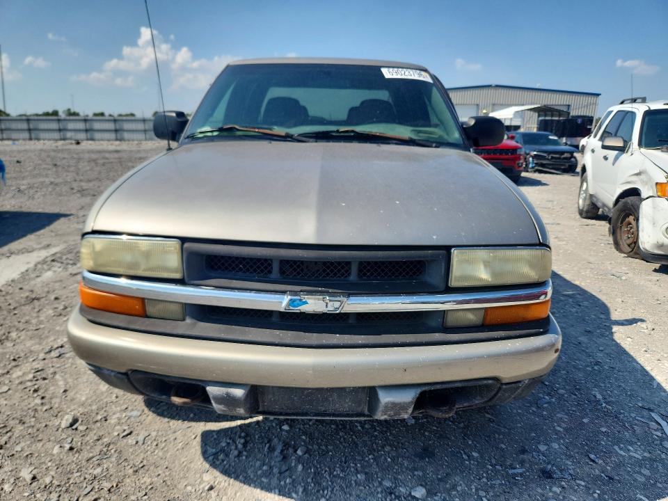 Снимка 5 от търг – 2004 CHEVROLET S10 с VIN KY157410000000000