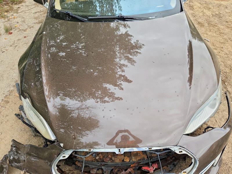 Foto 11 de la subasta – 2014 TESLA MODEL S con VIN 5YJSA1H2XEFP65050