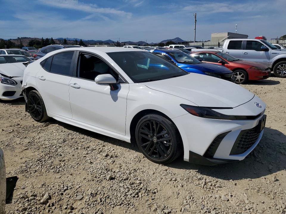 Снимка 4 от търг – 2026 TOYOTA CAMRY с VIN 4T1DAACK2TU259485