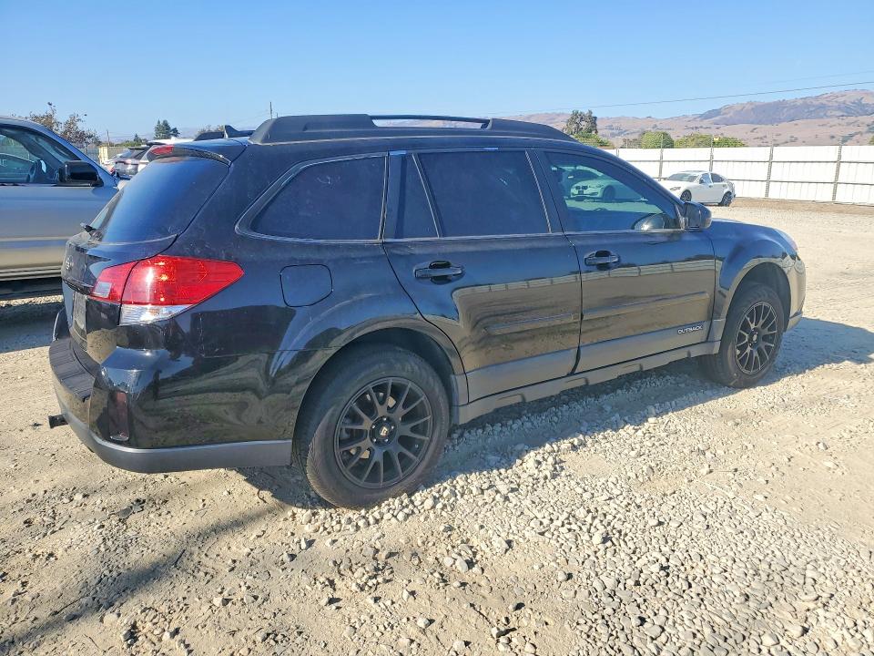 Photo 3 from auction – 2011 SUBARU OUTBACK with VIN 4S4BRDLC8B2408535