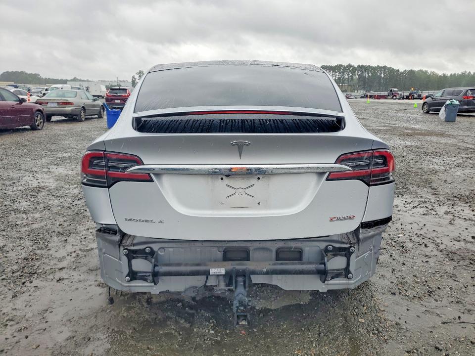 Снимка 6 от търг – 2017 TESLA MODEL X с VIN 5YJXCDE48HF056158