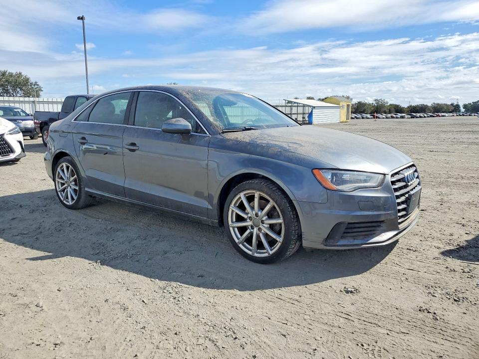 Снимка 4 от търг – 2015 AUDI A3 с VIN WAUBFGFFXF1001572