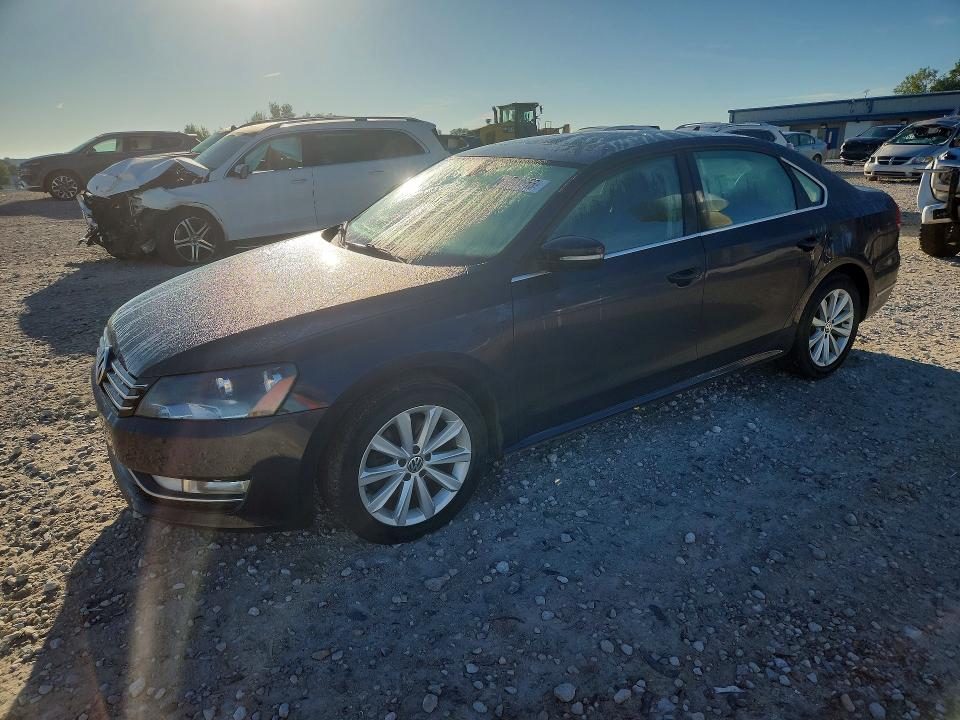 VOLKSWAGEN PASSAT 2013 с VIN 1VWCH7A34DC043281 - Снимка от търг