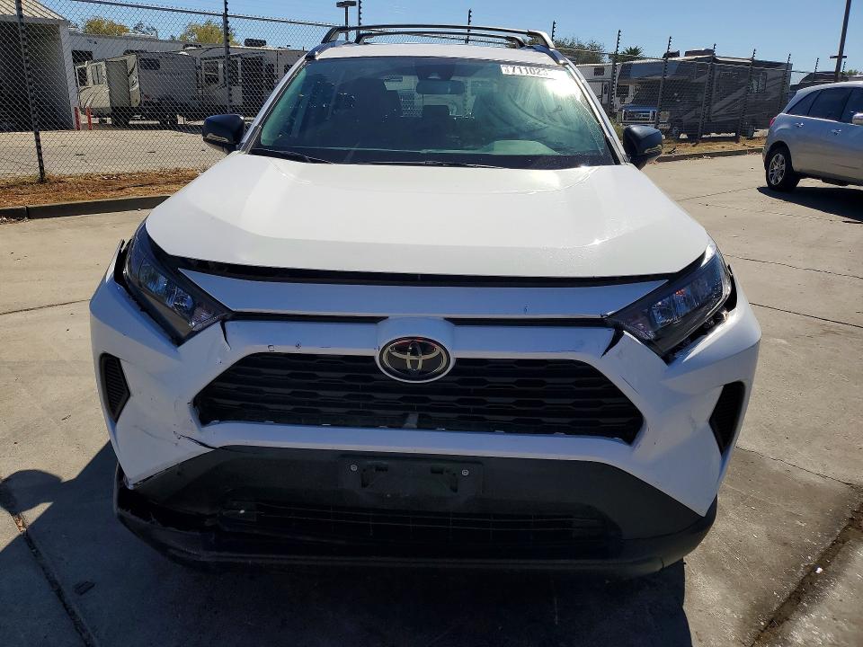 Photo 5 from auction – 2019 TOYOTA RAV4 with VIN 2T3F1RFVXKC013420