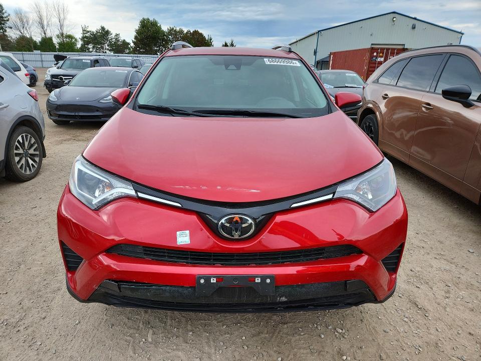 Снимка 5 от търг – 2017 TOYOTA RAV4 с VIN 2T3BFREV0HW606745