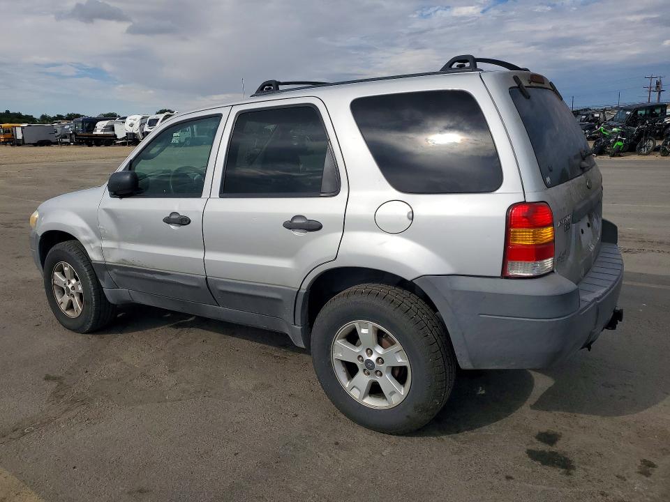 Photo 2 from auction – 2007 FORD ESCAPE with VIN 1FMYU03147KA50518