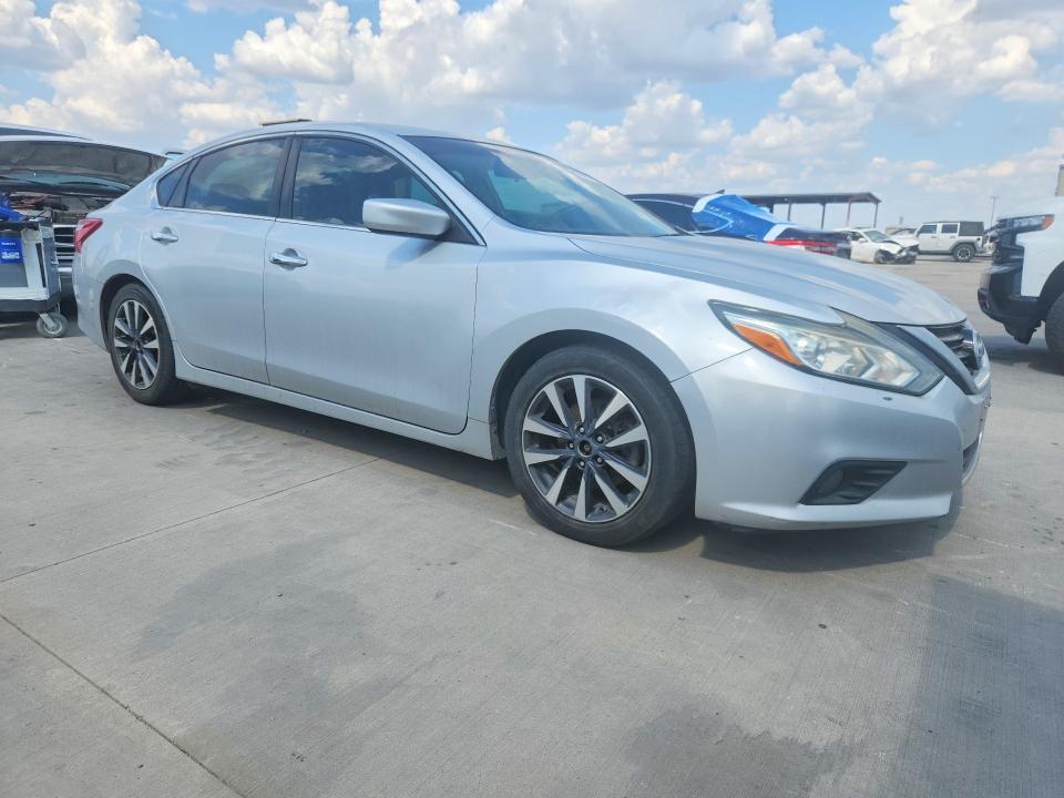 Photo 4 from auction – 2017 NISSAN ALTIMA with VIN 1N4AL3AP5HC194954