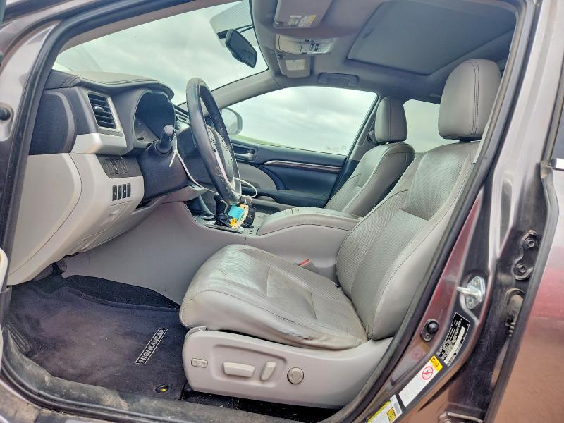 Photo 7 from auction – 2016 TOYOTA HIGHLANDER with VIN 5TDYKRFH4GS134628