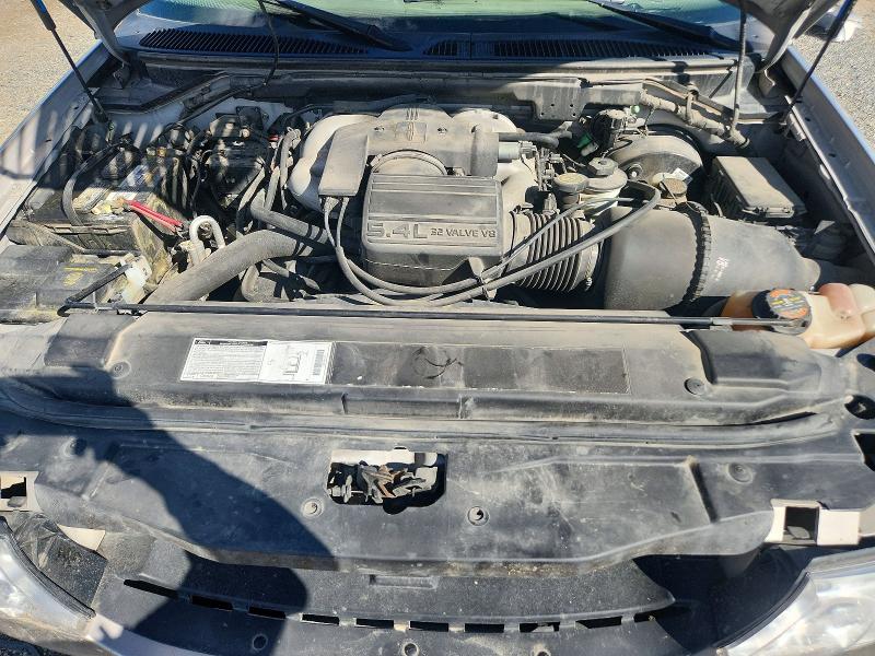 Photo 11 from auction – 2000 LINCOLN NAVIGATOR with VIN 5LMPU28A7YLJ04273