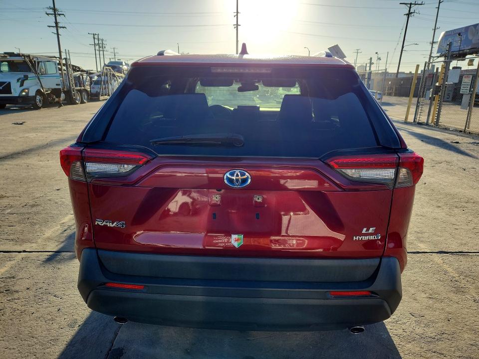 Photo 6 from auction – 2021 TOYOTA RAV4 with VIN JTMMWRFVXMD124721