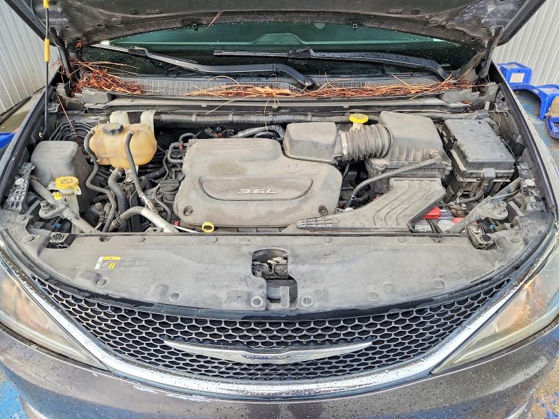 Photo 12 from auction – 2018 CHRYSLER PACIFICA with VIN 2C4RC1BG4JR120244