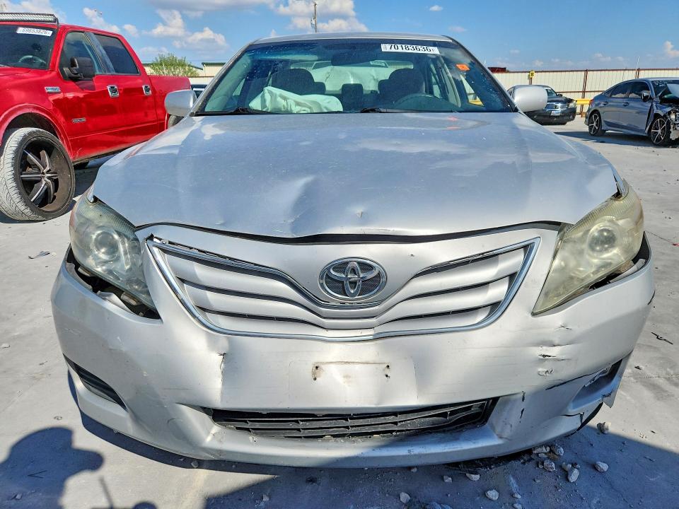 Photo 5 from auction – 2011 TOYOTA CAMRY with VIN 4T1BF3EK4BU684125