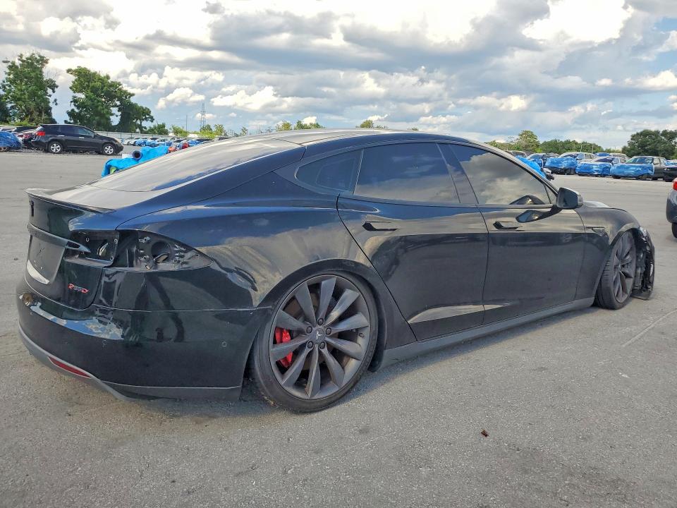 صورة رقم 3 من المزاد - 2014 TESLA MODEL S مع VIN 5YJSA1H29EFP67789
