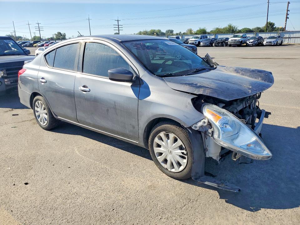 Photo 4 from auction – 2018 NISSAN VERSA with VIN 3N1CN7AP1JL881902