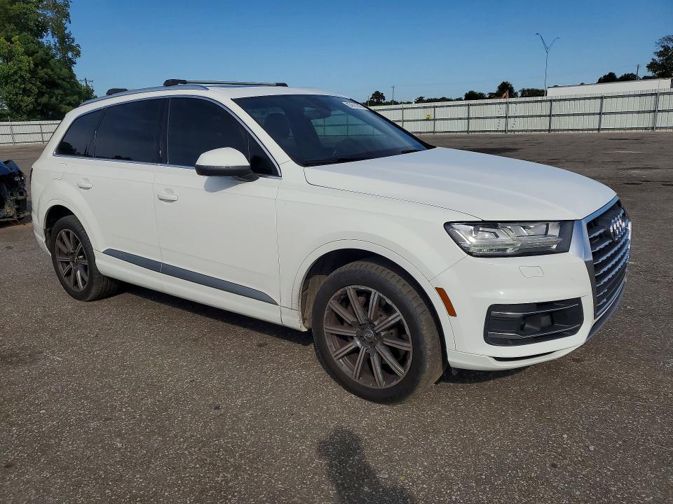 Photo 4 from auction – 2017 AUDI Q7 with VIN WA1VABF76HD011103