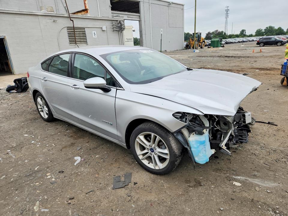 Photo 4 from auction – 2018 FORD FUSION with VIN 3FA6P0LU4JR102249